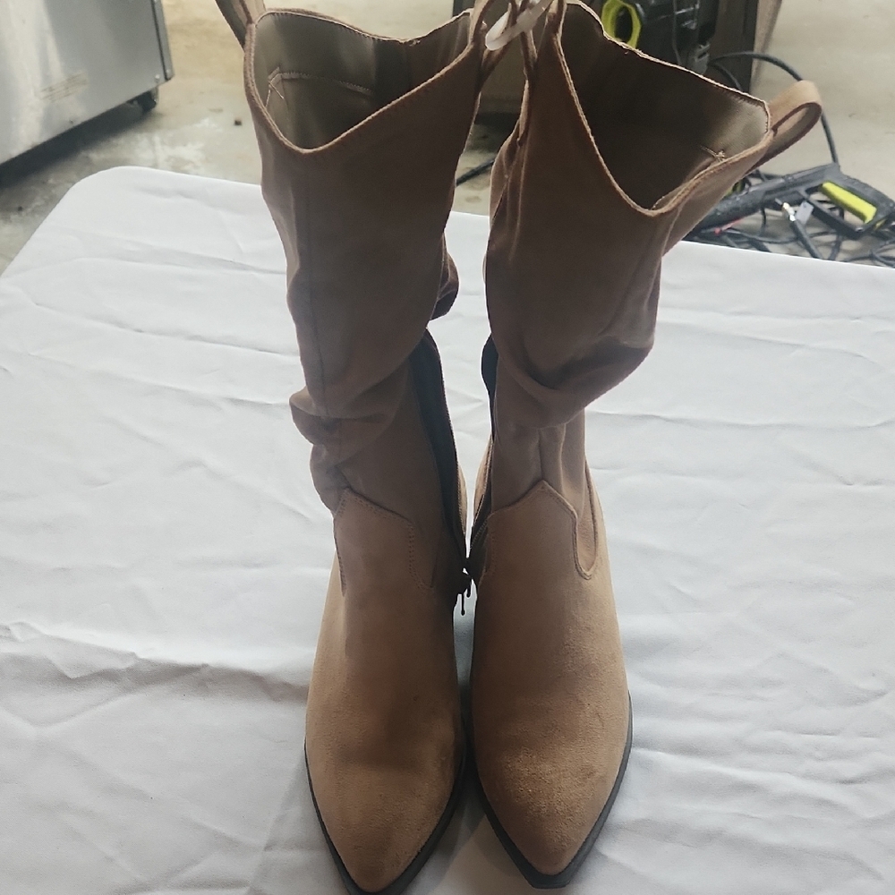 American Eagle Outfitters Tan Heeled Boots